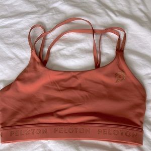 Peloton sports bra in great condition